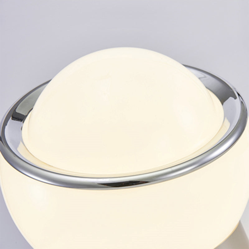 Lampe de table en verre opale Lyra avec abat-jour à lumière douce, finition style Bauhaus