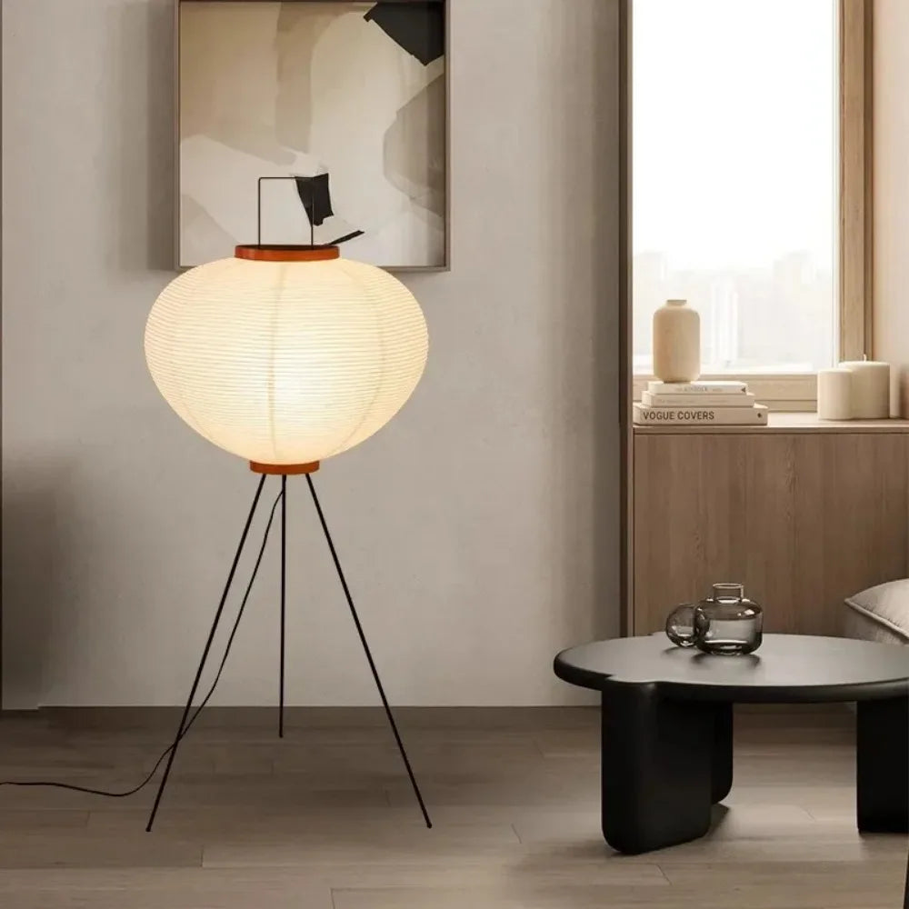 Stojací lampa SoraLum s rýžovým papírem a japonským Wabi Sabi světlem pro domácí atmosféru