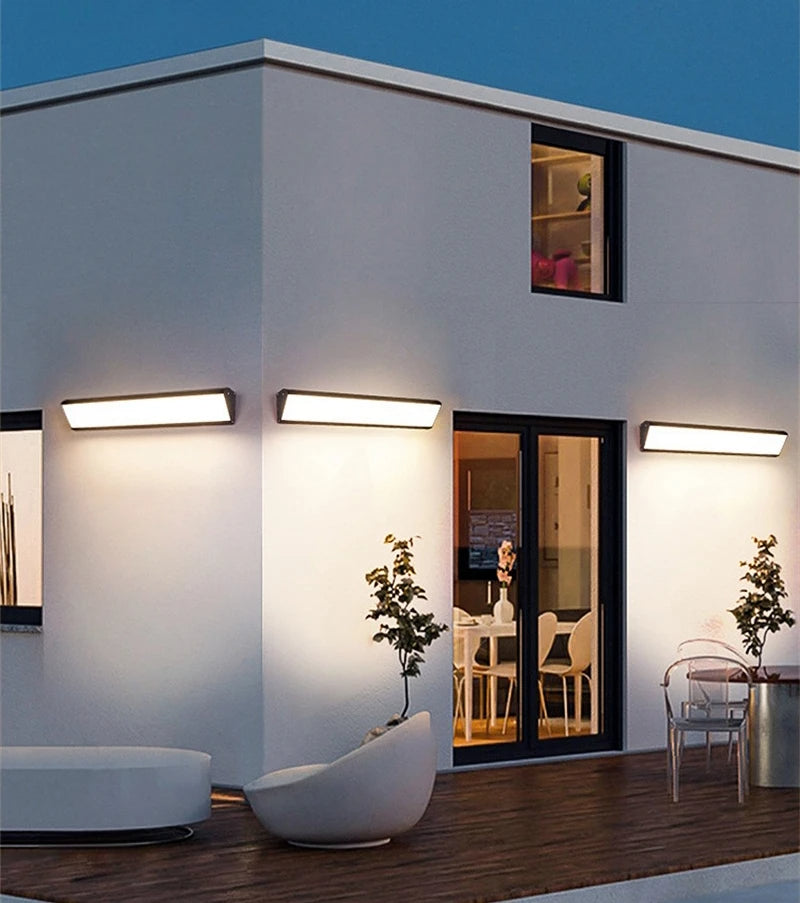 كشاف خارجي مقاوم للعوامل الجوية LumaGuard مع حساس حركة LED بطول 60 إلى 90 سم