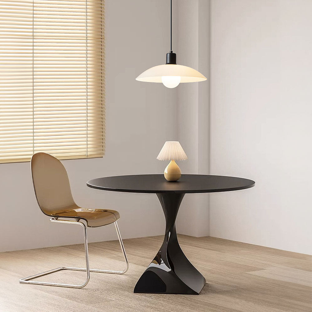 Liora bílý skleněný závěsný lustr, elegantní minimalistické svítidlo pro moderní interiéry