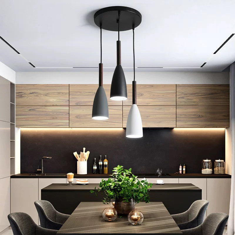 Lámpara colgante Northern Glow de tres luces con estructura de aluminio y cable ajustable