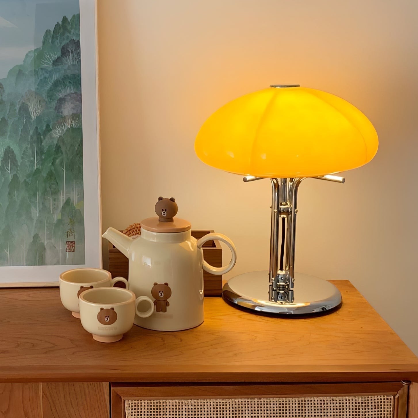 Lampe de table Bauhaus en verre ambre Aurelia en forme de champignon avec une lueur douce