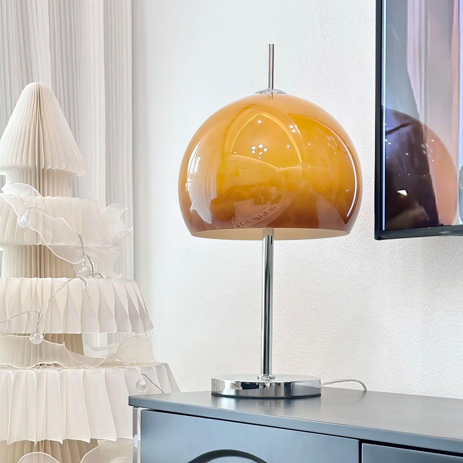 Lampe de table Bauhaus en verre ambre Aurelia en forme de champignon avec une lueur douce