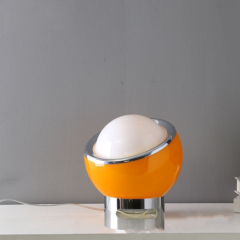 Lampe de table en verre opale Lyra avec abat-jour à lumière douce, finition style Bauhaus