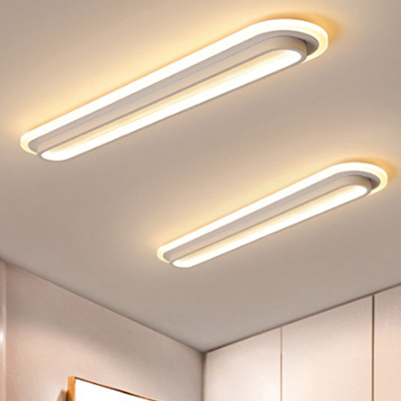 Plafonnier LED ovale avec boîtier noir ou blanc et diffuseur en acrylique