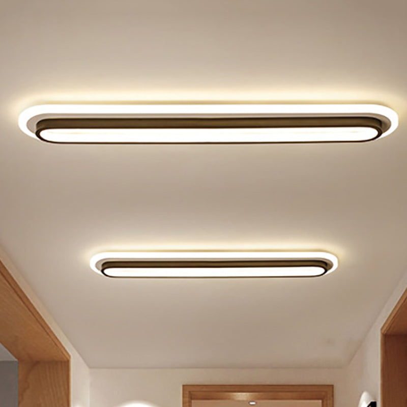 Plafonnier LED ovale avec boîtier noir ou blanc et diffuseur en acrylique