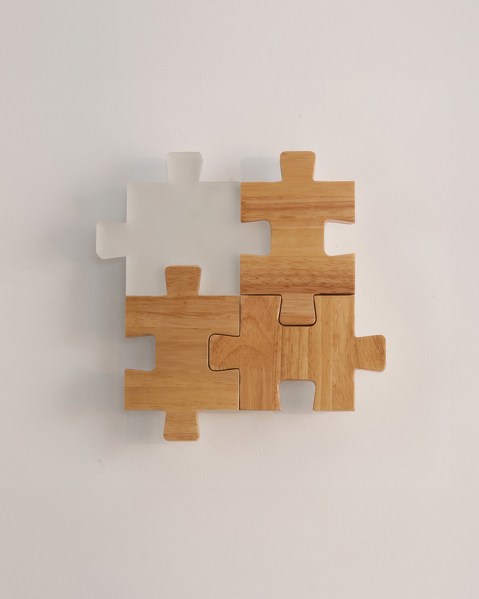 SylvaOak dřevěná puzzle LED nástěnná lampa v severském minimalistickém designu pro moderní interiéry