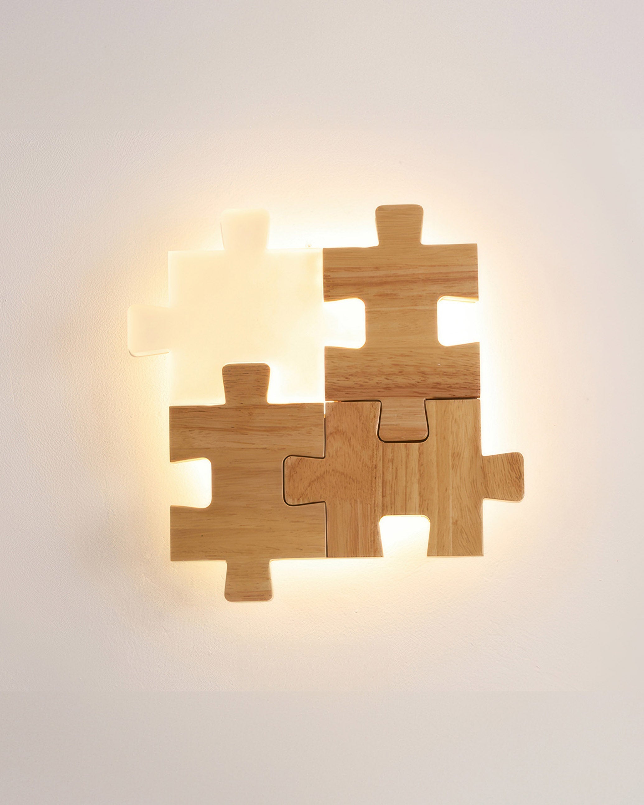 SylvaOak dřevěná puzzle LED nástěnná lampa v severském minimalistickém designu pro moderní interiéry