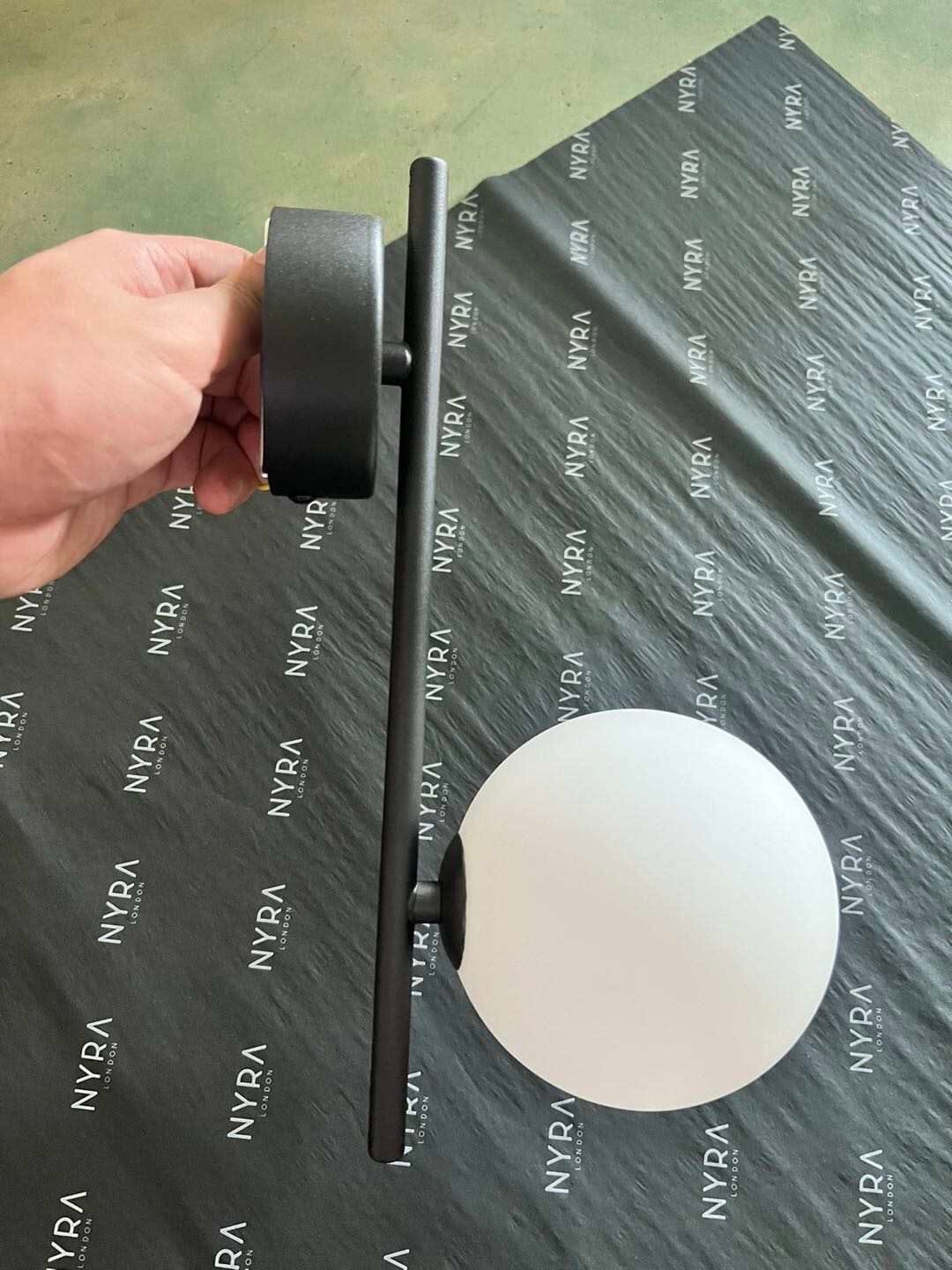 Nástěnná lampa Lyra ve skandinávském stylu s teplým světlem pro domácí interiéry od Elegant Decor