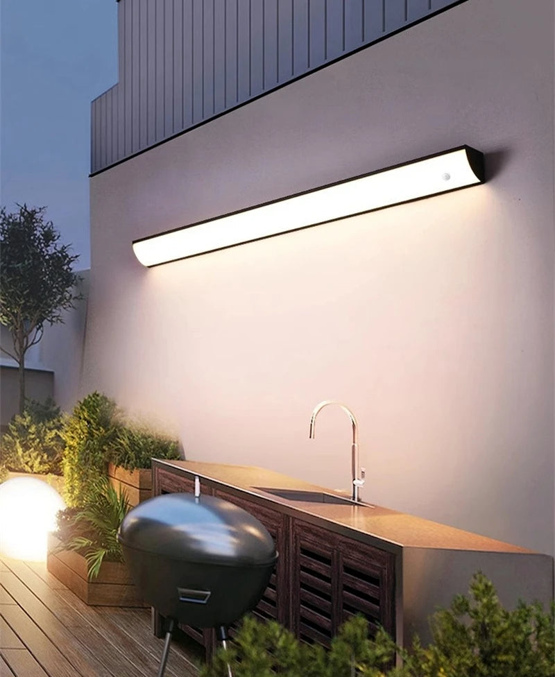 Projecteur extérieur étanche LumaGuard avec détecteur de mouvement LED 60 à 90 cm