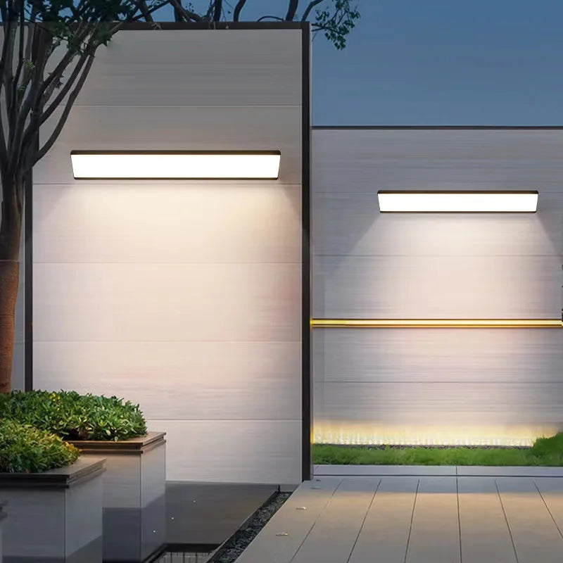 Projecteur extérieur étanche LumaGuard avec détecteur de mouvement LED 60 à 90 cm
