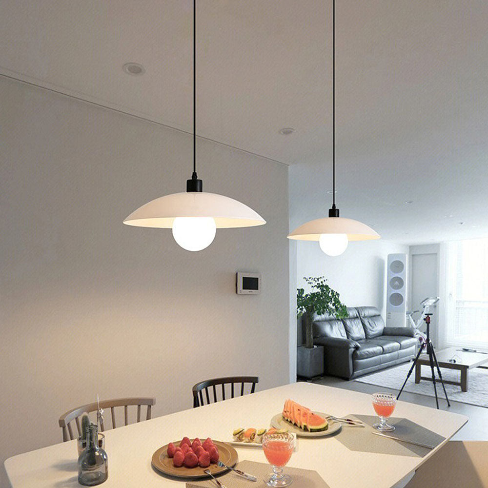 Liora bílý skleněný závěsný lustr, elegantní minimalistické svítidlo pro moderní interiéry
