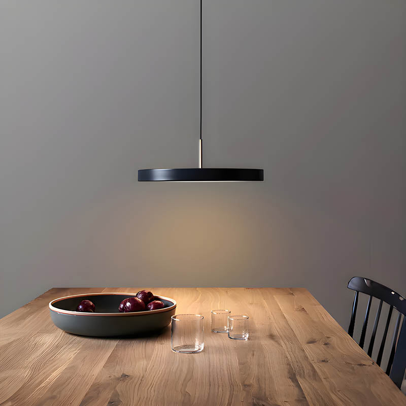 Luminex függeszték állítható kábellel és akril búrával modern belső terekhez