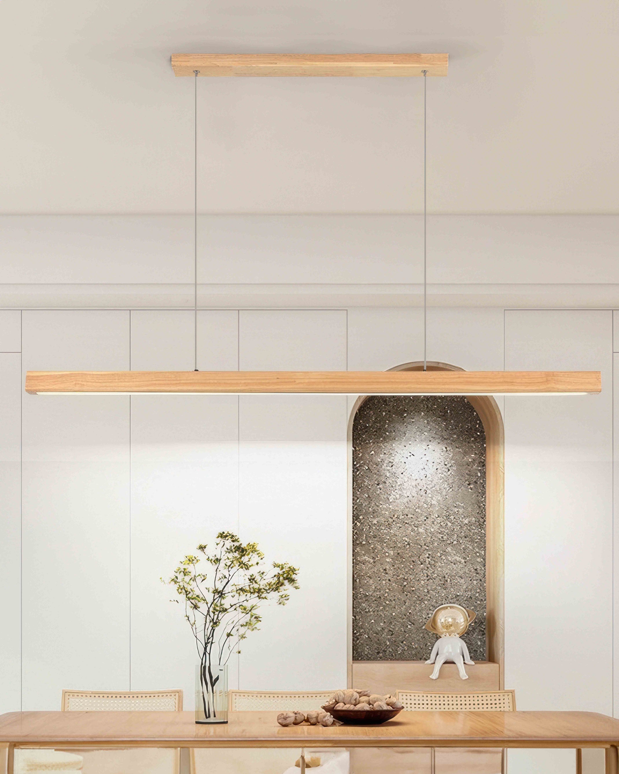 Minimalistické závěsné světlo Walnut Cavell s francouzským středověkým kouzlem