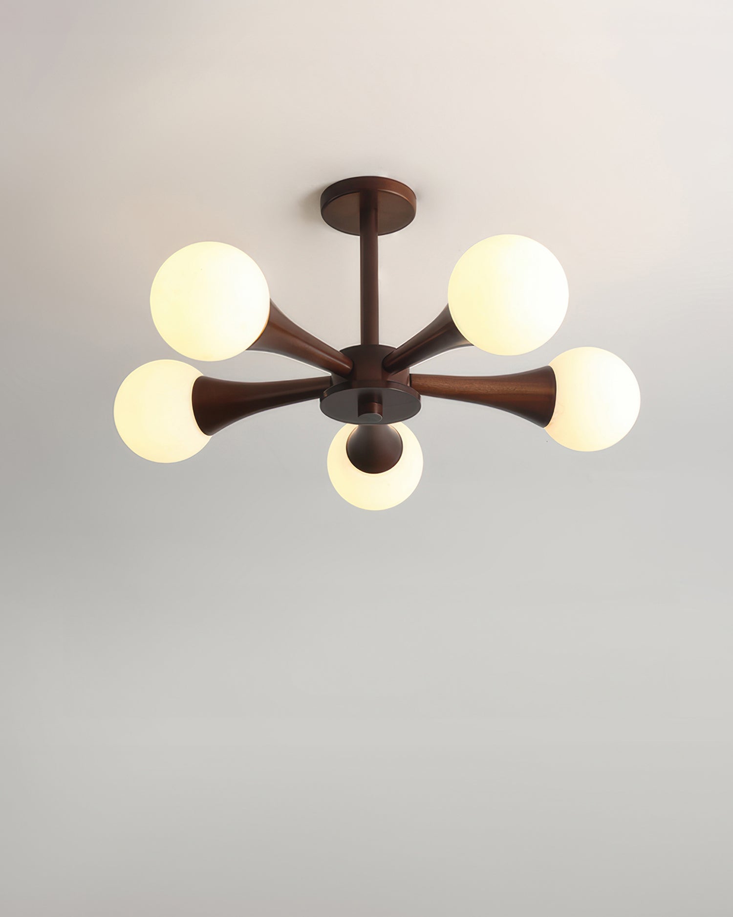 Závěsná lampa Nordic Walnut Finish od LumaHaven s nastavitelným teplým světlem