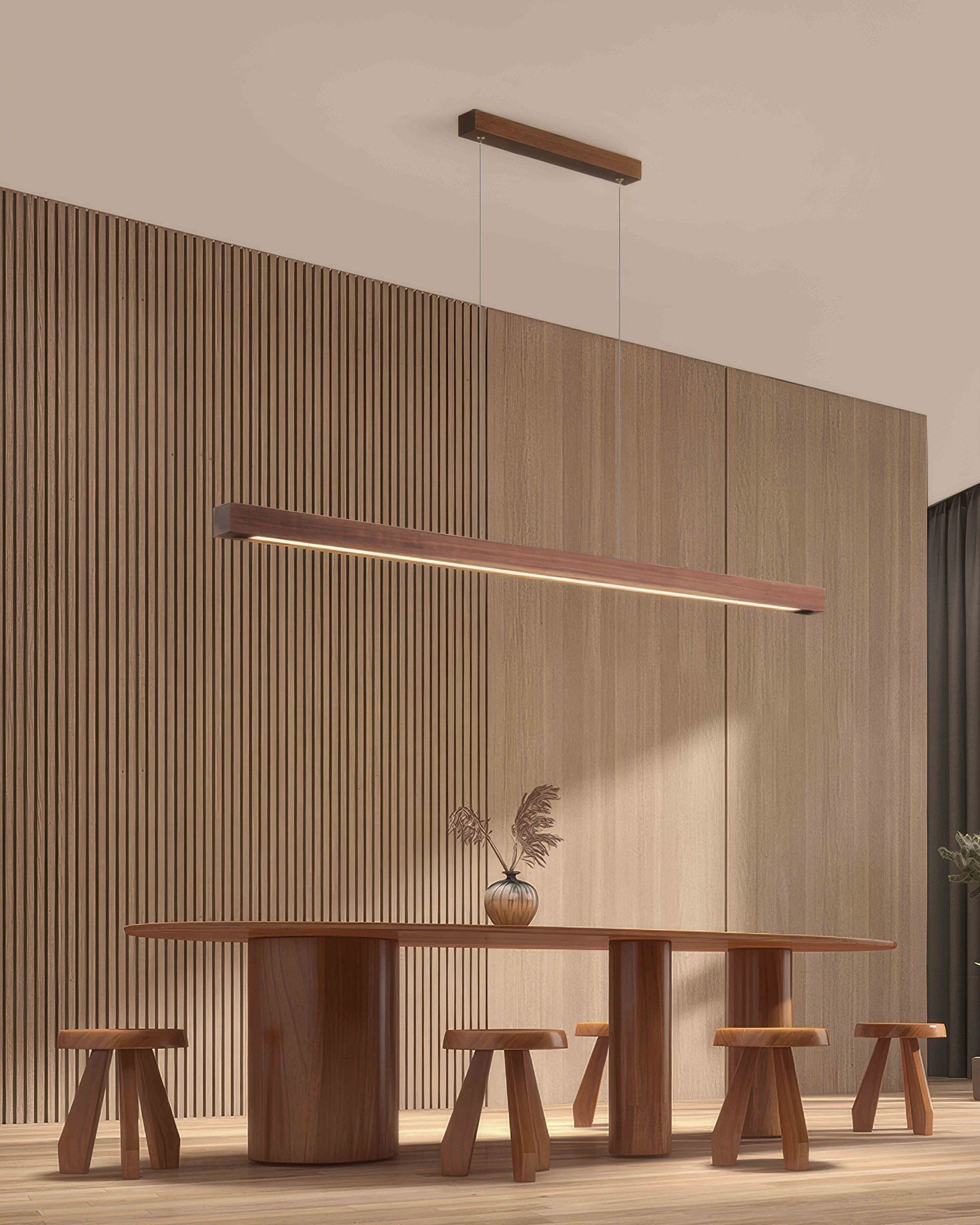 Minimalistické závěsné světlo Walnut Cavell s francouzským středověkým kouzlem