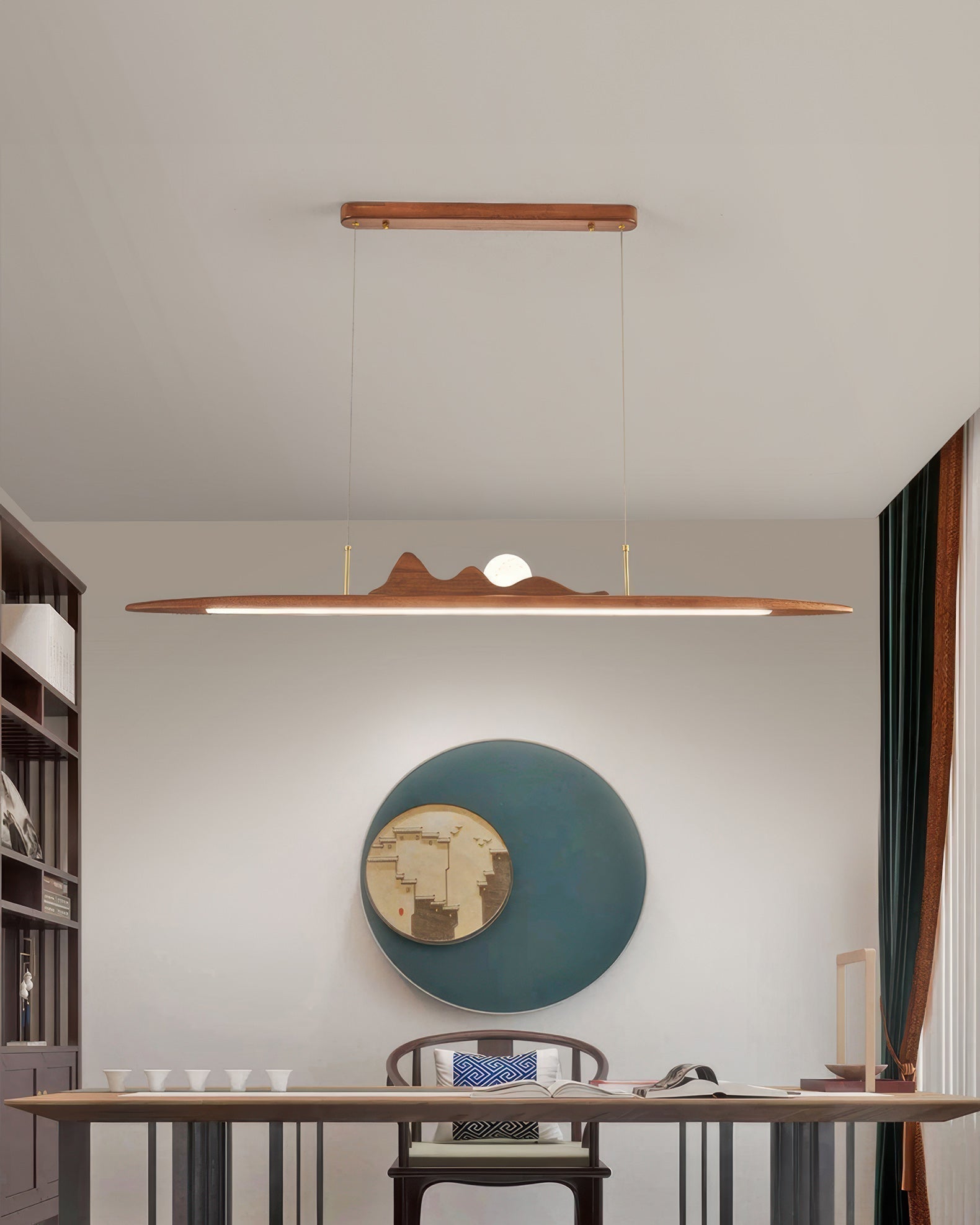 Závěsná lampa NovaLine z dřevěných pruhů ve stylu Wabi Sabi pro moderní domovy