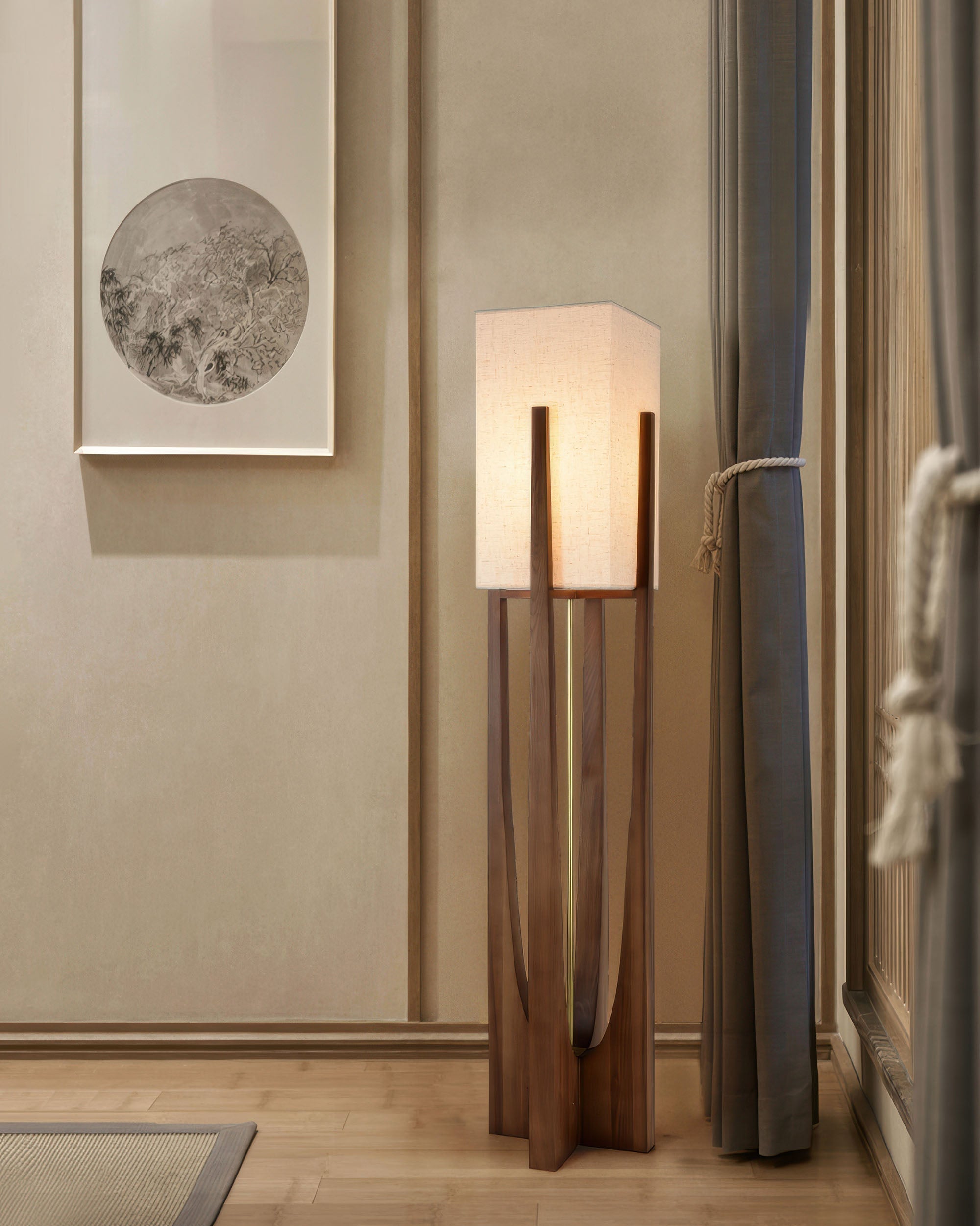 Stolní lampa Kairo Seto z ořechového dřeva v minimalistickém stylu s mosaznými akcenty a japonským designem