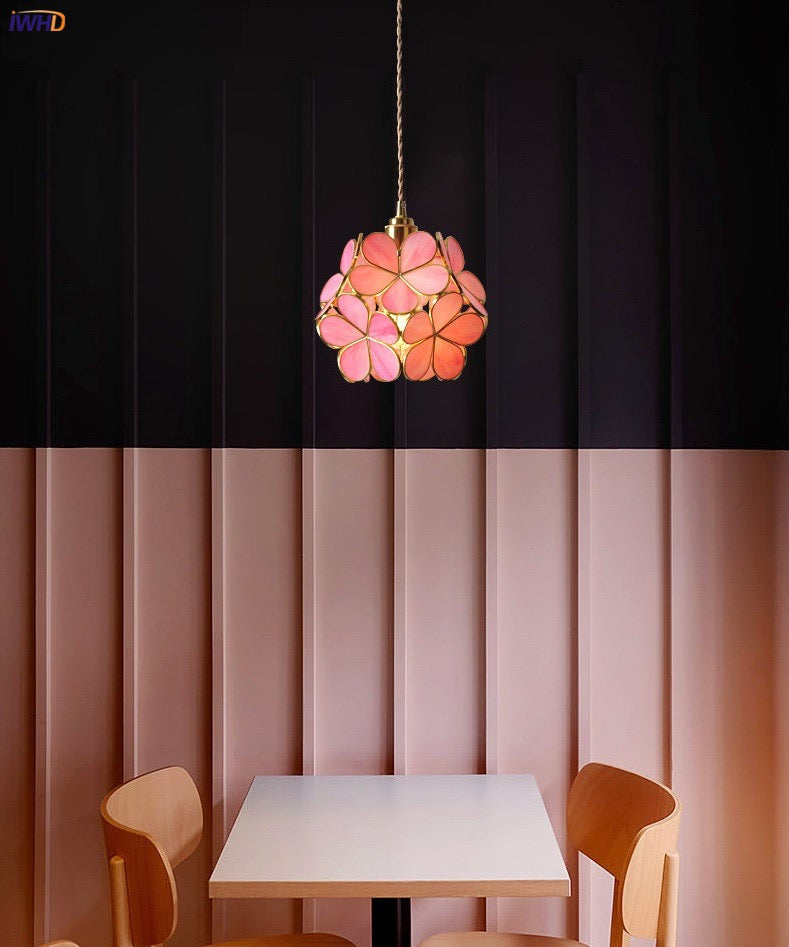 Závěsná skleněná lampa Nordic Flower od Nova Bloom pro obývací pokoje a ložnice