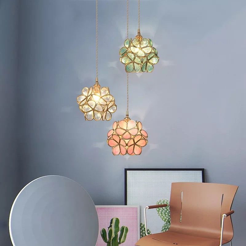 Závěsná skleněná lampa Nordic Flower od Nova Bloom pro obývací pokoje a ložnice
