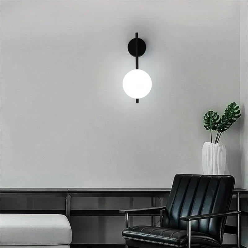 Nástěnná lampa Lyra ve skandinávském stylu s teplým světlem pro domácí interiéry od Elegant Decor