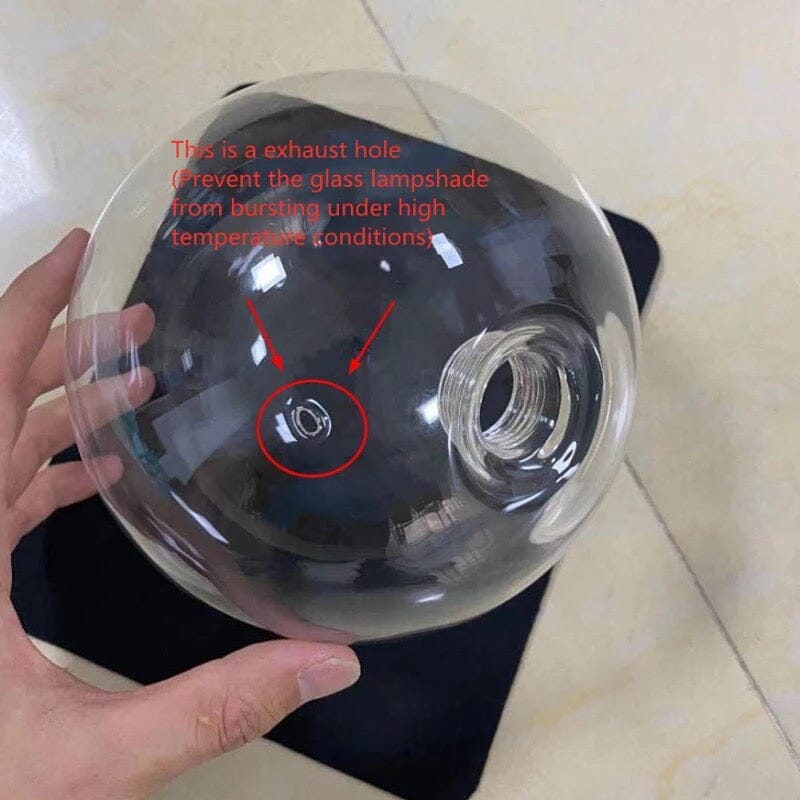 Linvale Studio představuje závěsná světla Arden Nordic Glass Orb pro moderní interiéry
